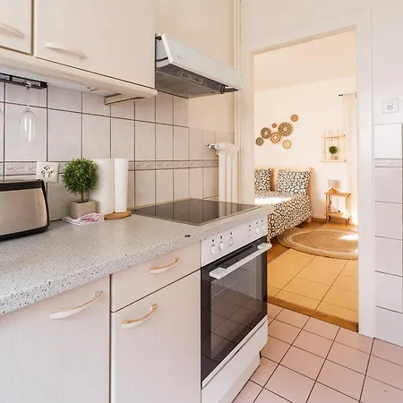 Charming Apartment *